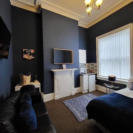Large Digbeth Double Room Shared Bathroom Birmingham Buitenkant foto