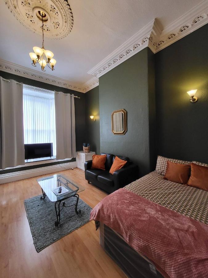 Large Digbeth Double Room Shared Bathroom Birmingham Buitenkant foto