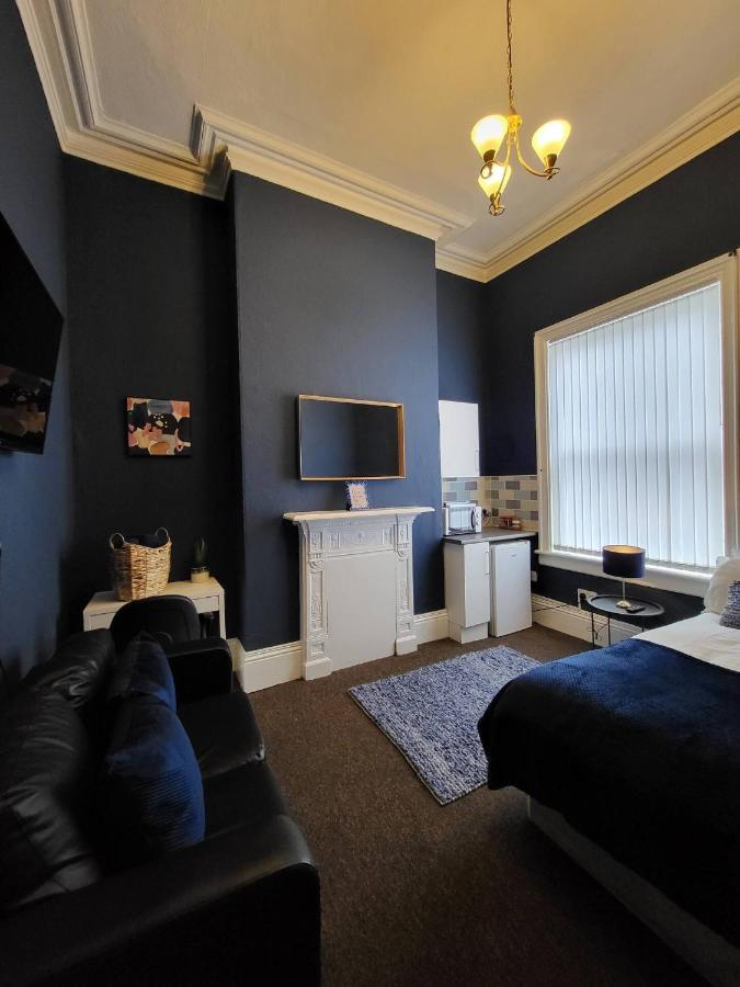 Large Digbeth Double Room Shared Bathroom Birmingham Buitenkant foto