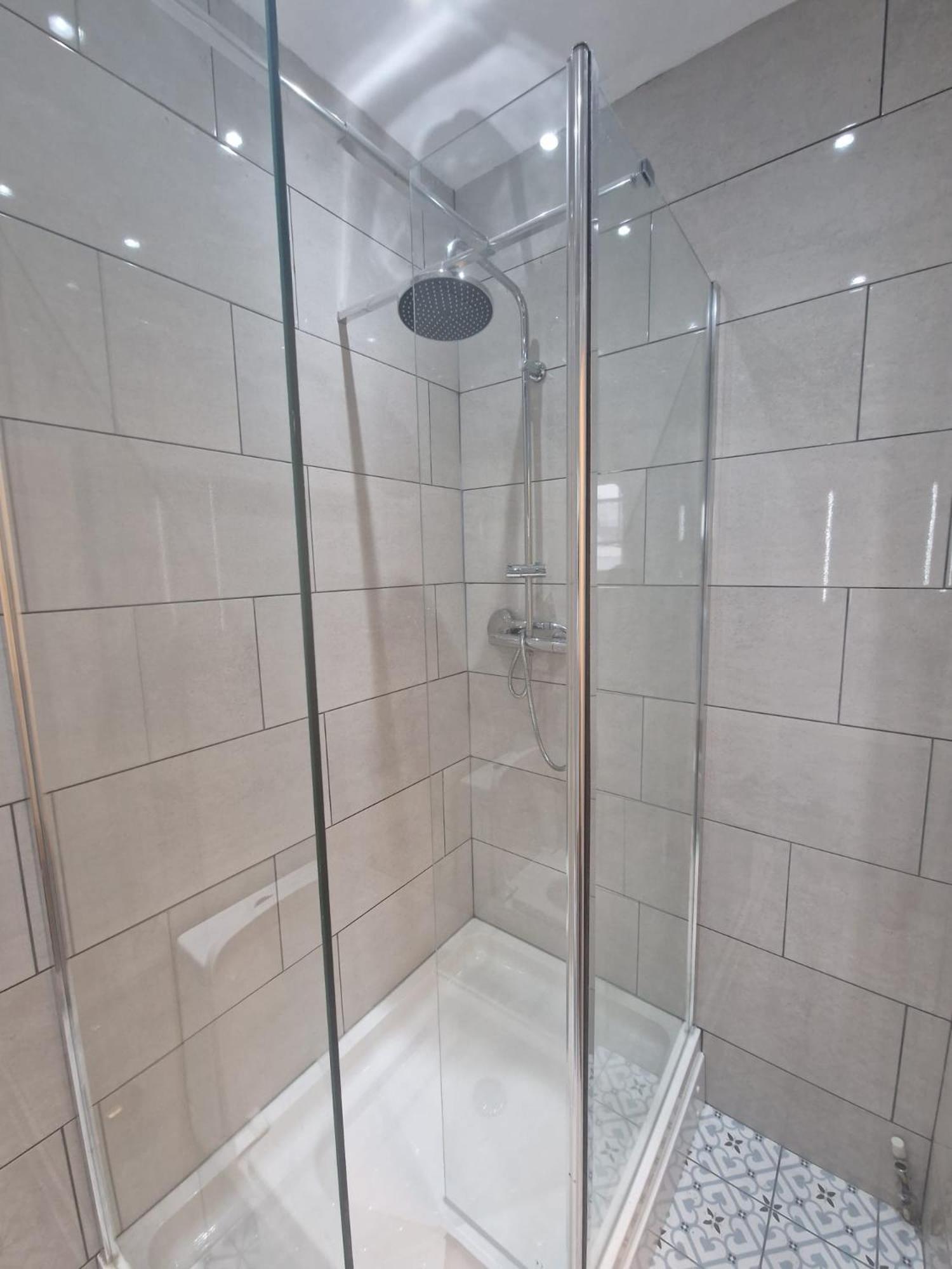 Large Digbeth Double Room Shared Bathroom Birmingham Buitenkant foto